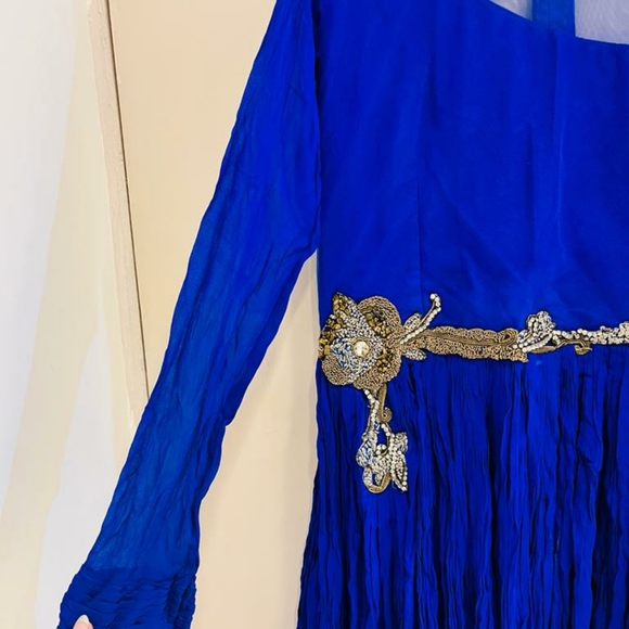 Blue very beautiful gown - Picture 11 of 12